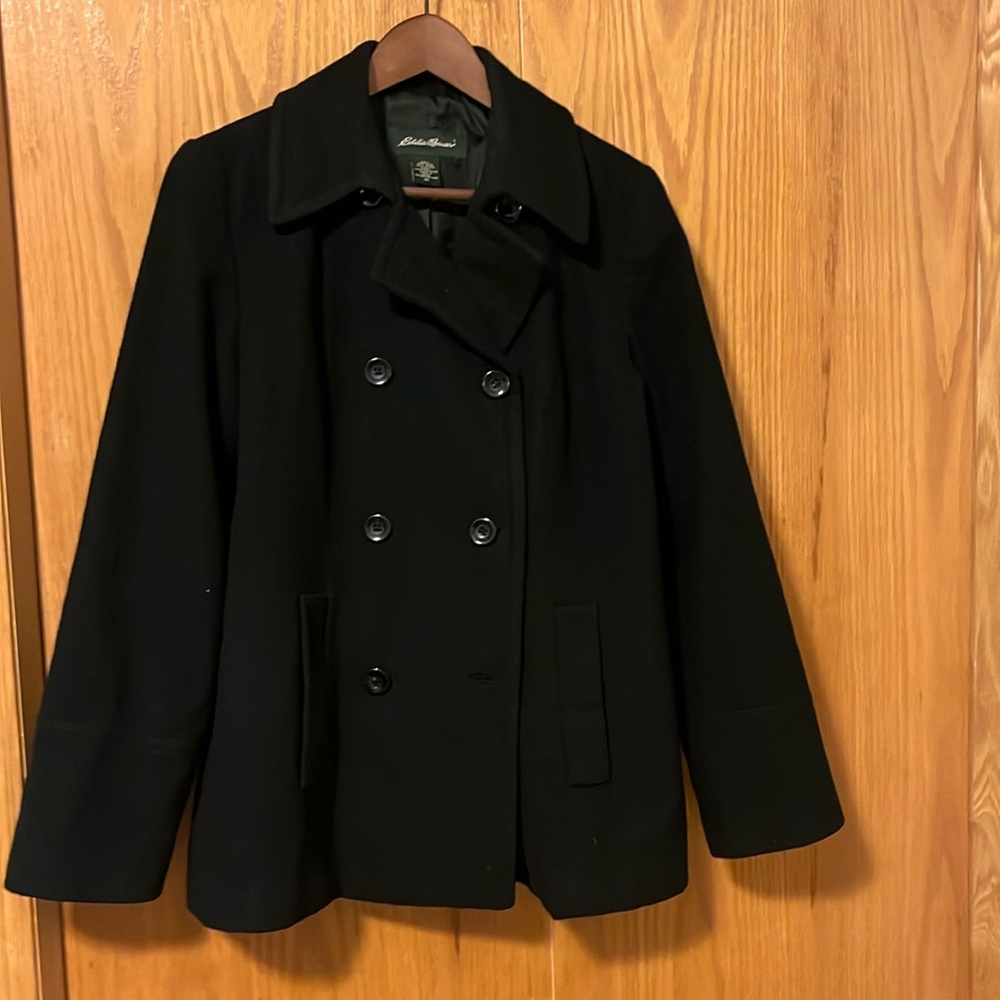 Eddie Bauer wool coat. Size M. Black.